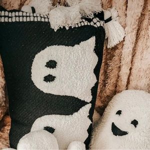 Ghost Pillow! Viral Tik tok ghost!